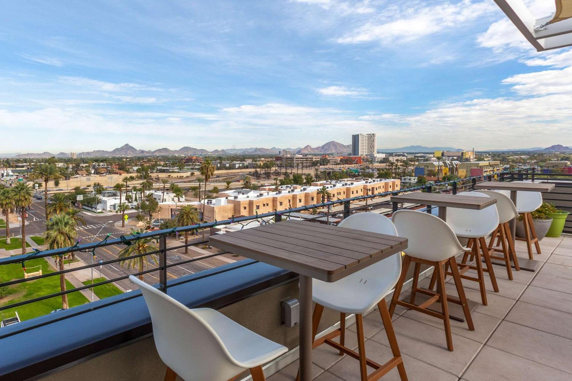 Cambria Downtown Phoenix Convention & Airport Hotel Exterior photo